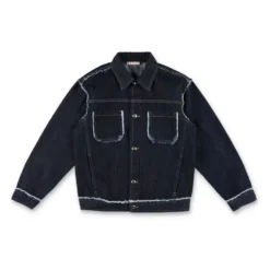 Denimjakke med flossede kanter