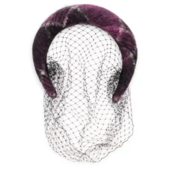 Elegant hårbøjle til håret i nuancer af lilla og sort med dekorativt mesh.