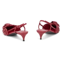 Elegant spids slingback med killingehæl