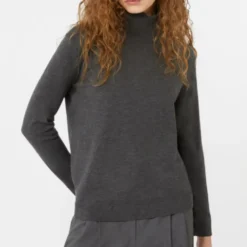 Grå Turtleneck Sweater i Strikket Sting