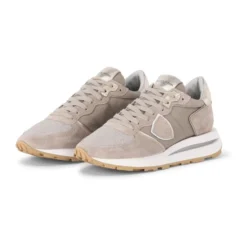 Høj Lav Sneaker Stil