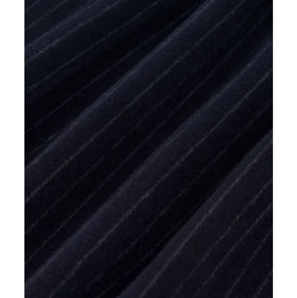 Le Manteau Pinstripes