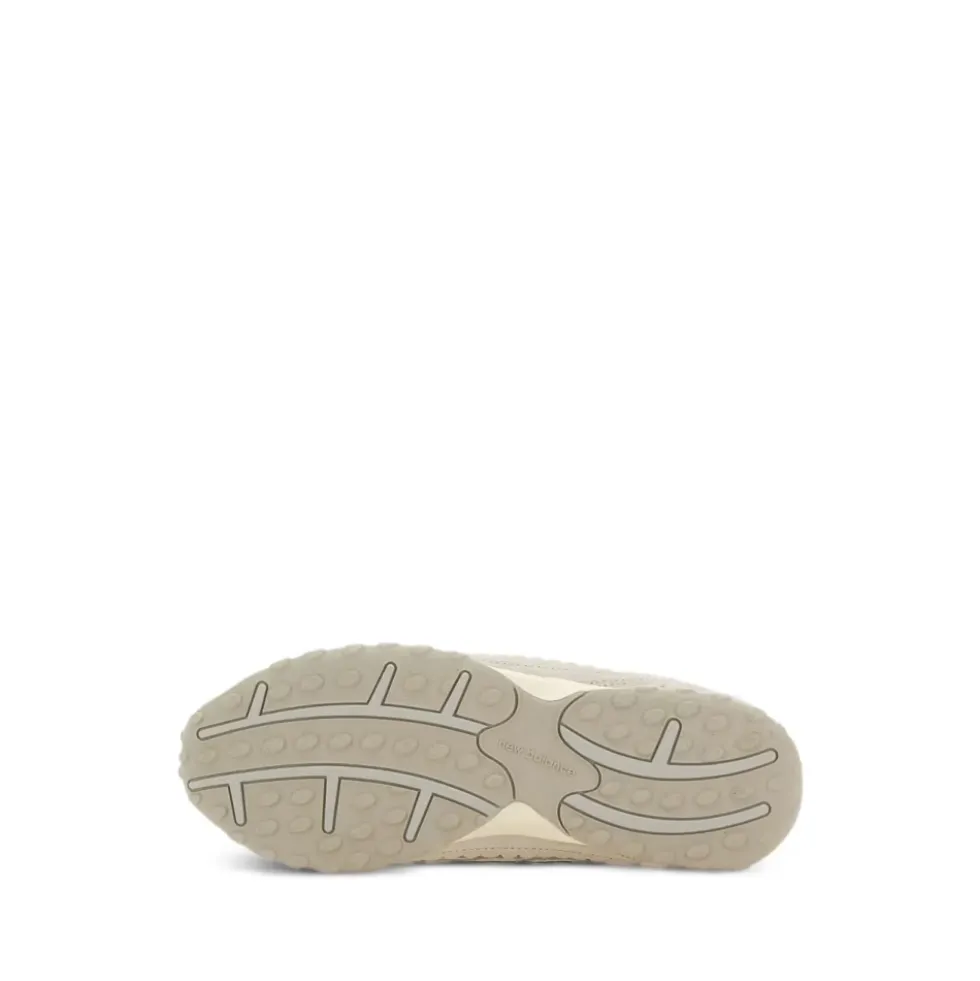204L Lifestyle Sneakers