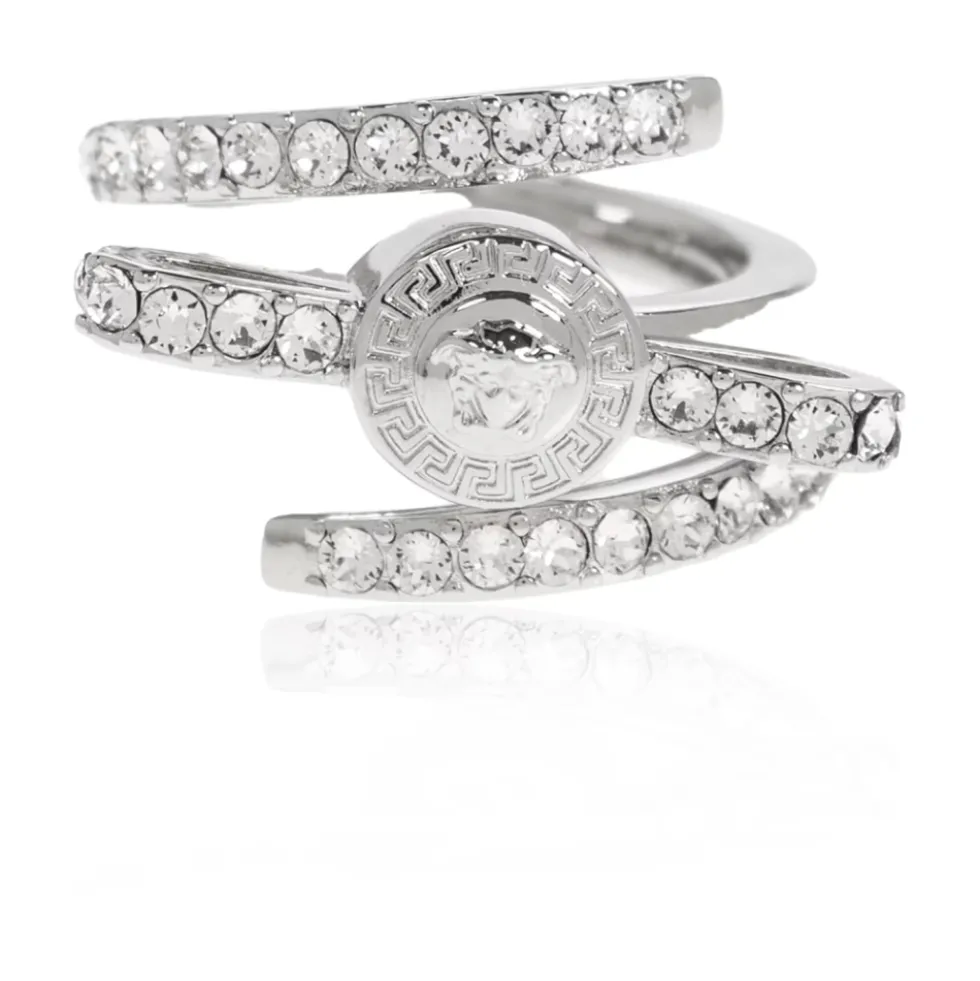 Ring med glitrende krystaller