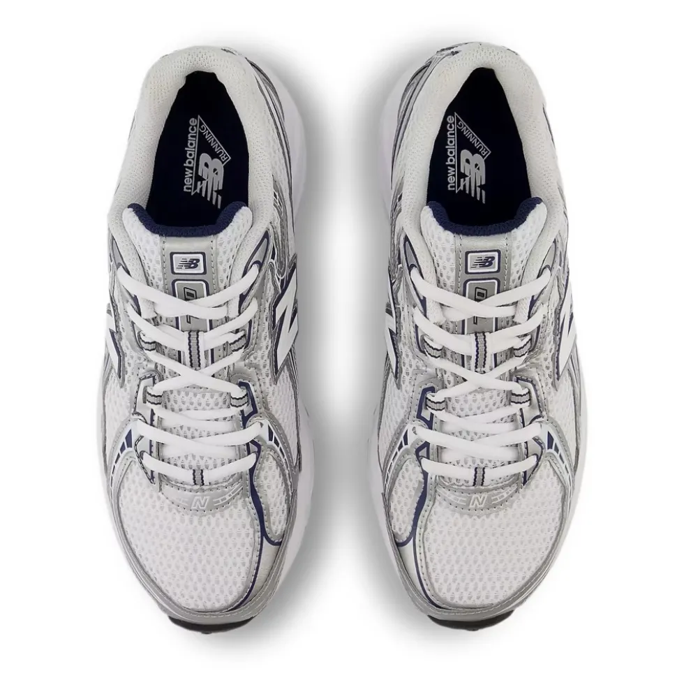 740 Sneakers