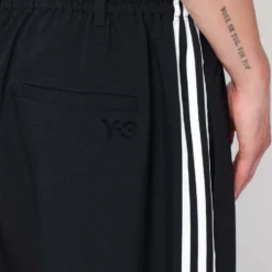 Sorte genanvendte shorts