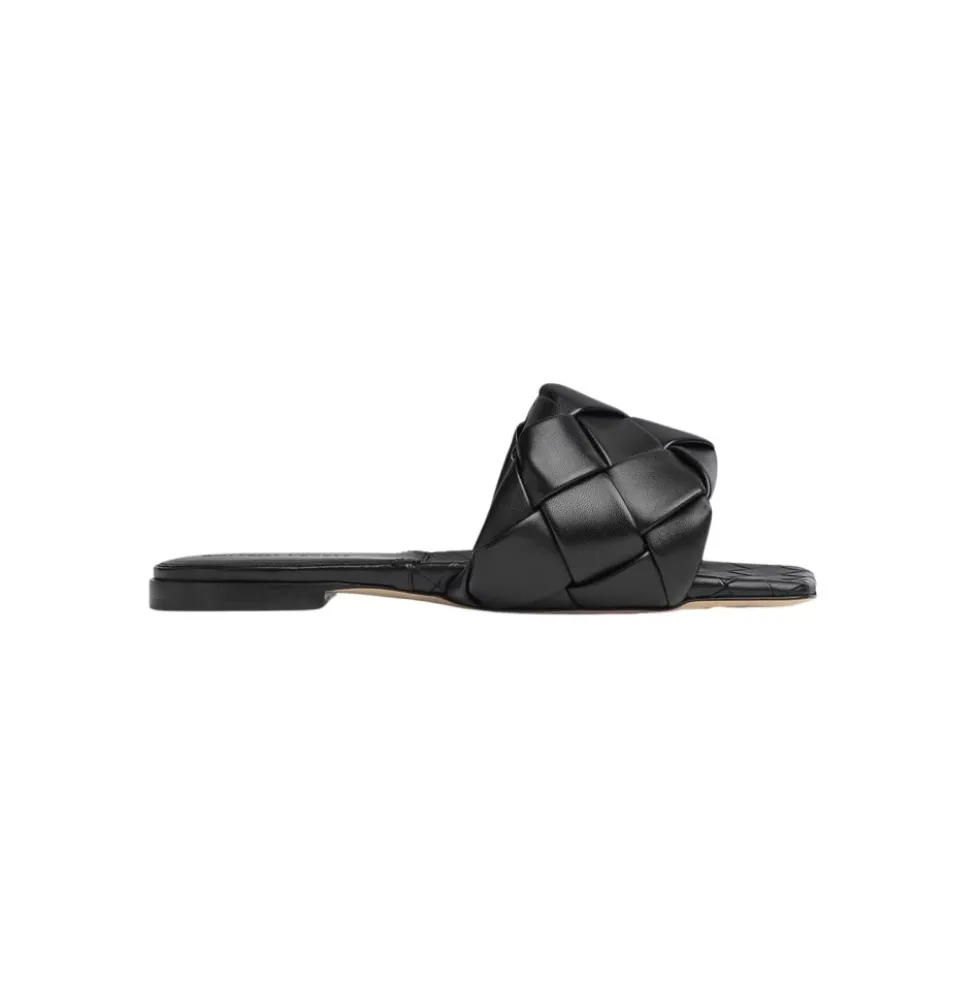 Sort lædersandal med tubulær design