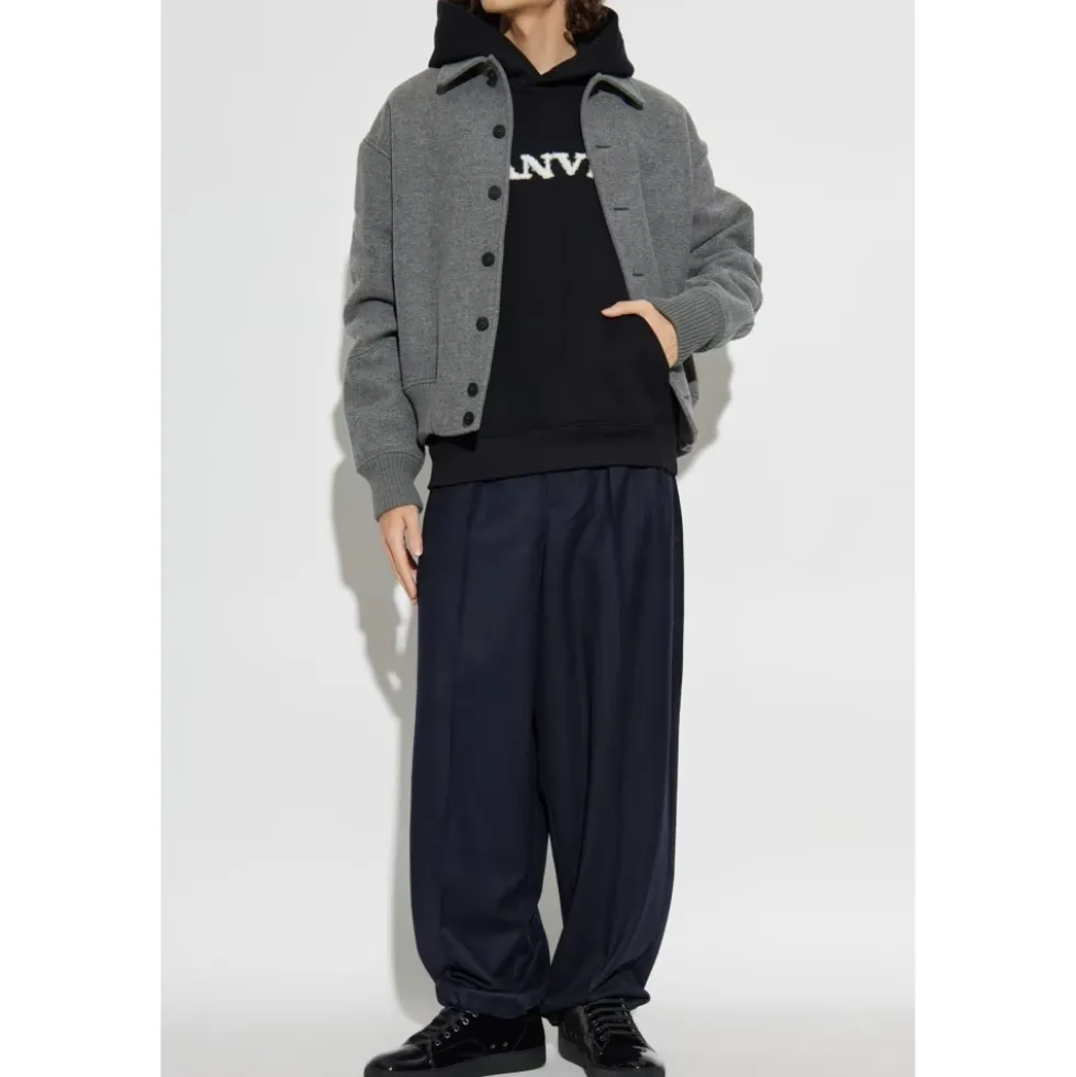 Sweatshirts & Hoodies