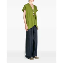 V-neck T-shirt